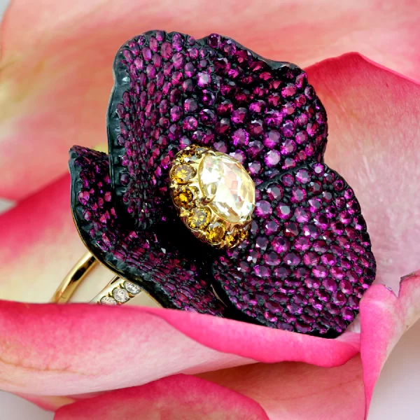 Leon Megé "Poppy Flower" Haute Couture ring with fancy yellow diamond mounted "en Tremblant" r1241