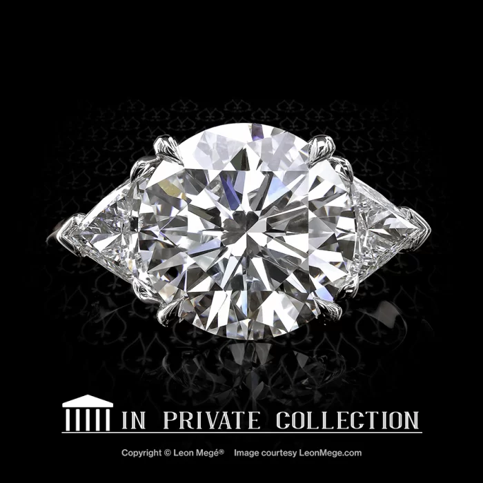 Leon Megé glamorous three-stone ring with a round diamond and trillion side stones r6705
