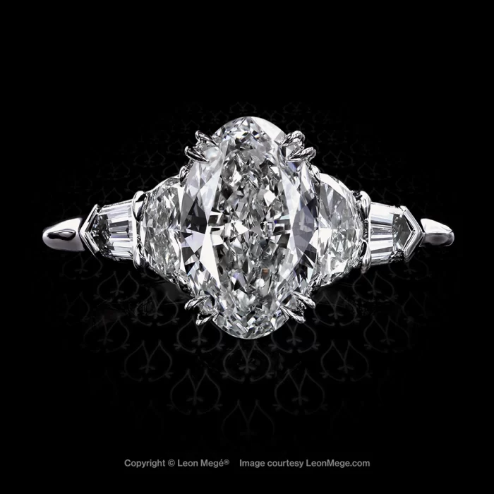 Leon Megé classic five-stone ring featuring an oval diamond with Balle Evassee side stones arrangement r6942
