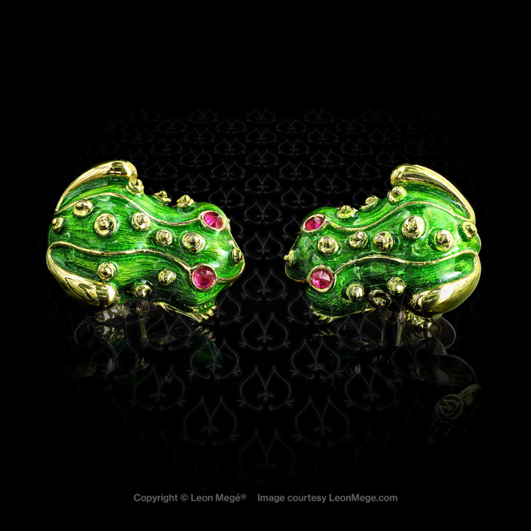 Leon Megé hand-carved frog cufflinks in vibrant shamrock-green Guilloche enamel over 18K gold c0005