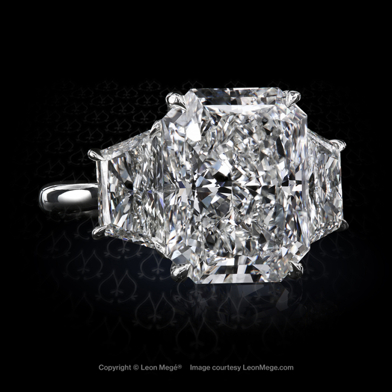 Leon Megé hand-forged classic three-stone ring with a Radiant-cut natural diamond and brilliant-cut trapezoid side stones r8002