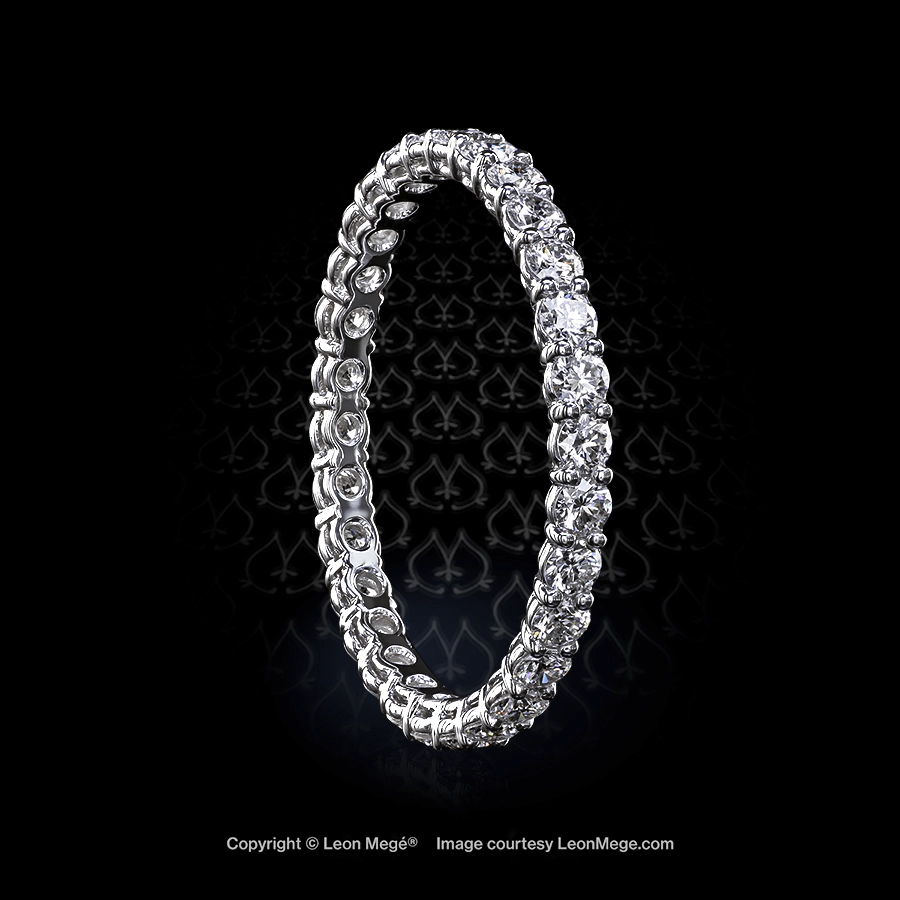The Grace Eternity Band 1.8mm by Leon Mege.