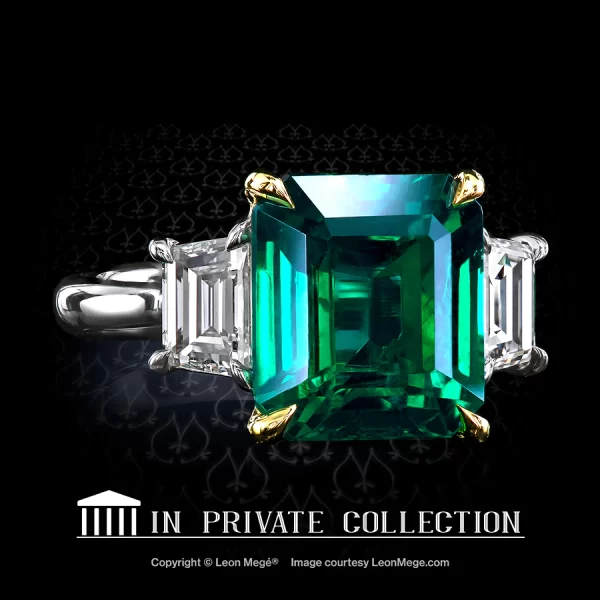Leon Megé two-tone right-hand three-stone ring with a Colombian emerald and diamond trapezoids r8001