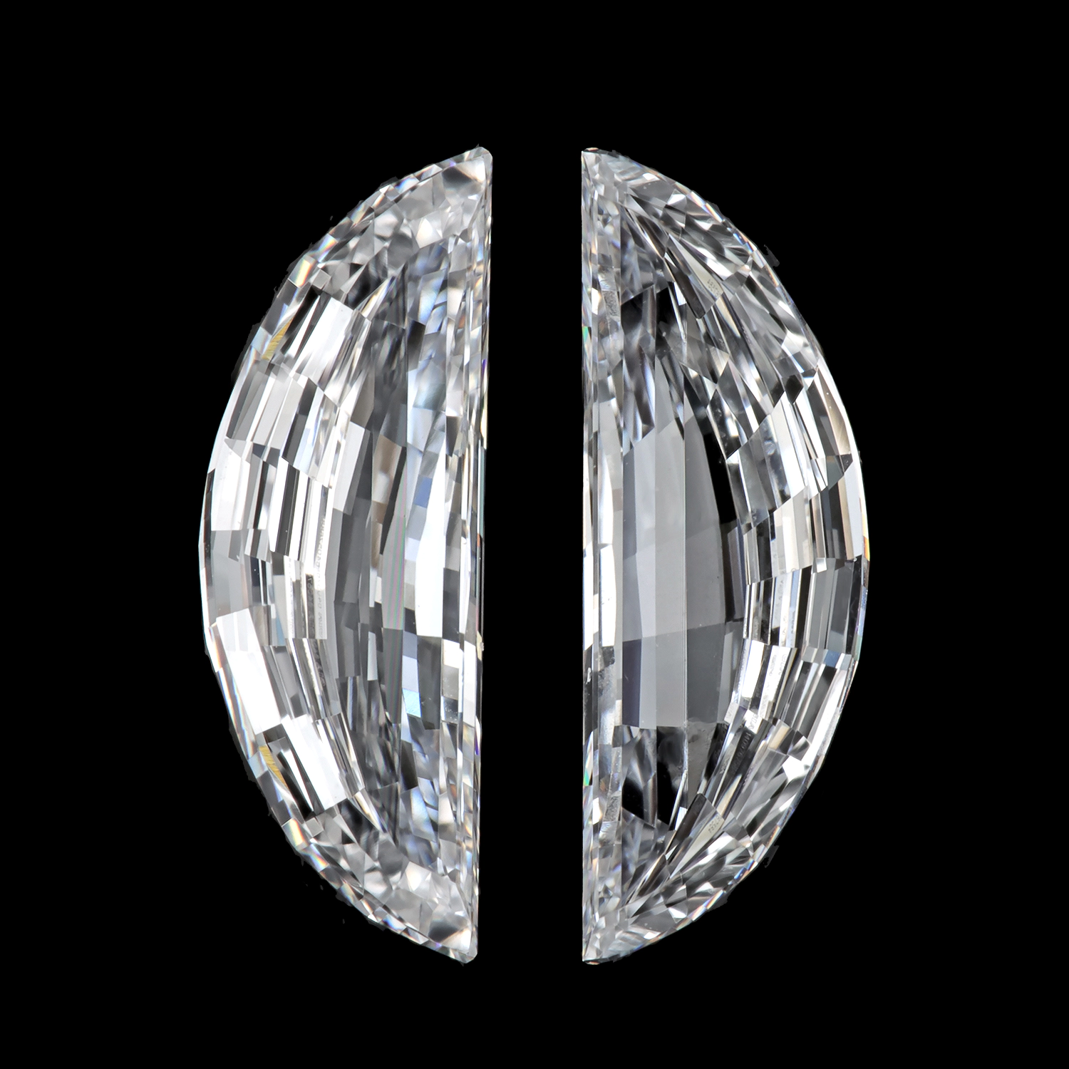 Sidestones TW of 2 D-E/IF half-moon diamonds 0.65 carat