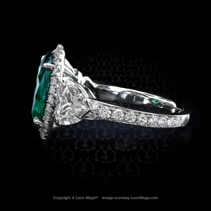 Leon Megé Montpassier™ statement ring with a Colombian emerald and heart-shaped diamonds r7827