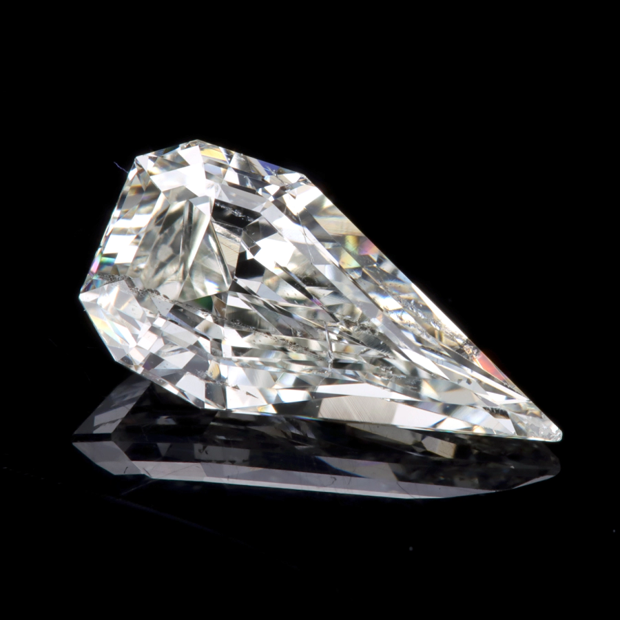 0.62 ct L/SI2 pear diamond GIA 2195301827