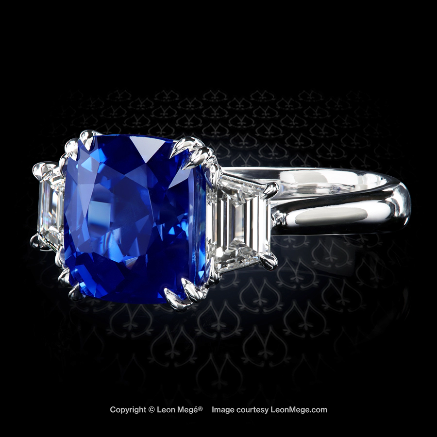 Leon Megé precision-made bespoke three-stone ring with Kashmir sapphire and diamond trapezoids r8649